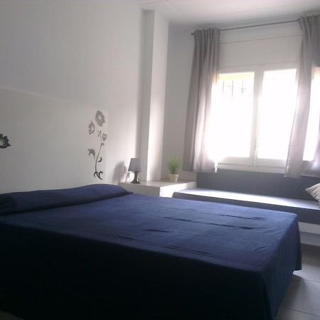 Apartaments La Riera Roses Exterior photo