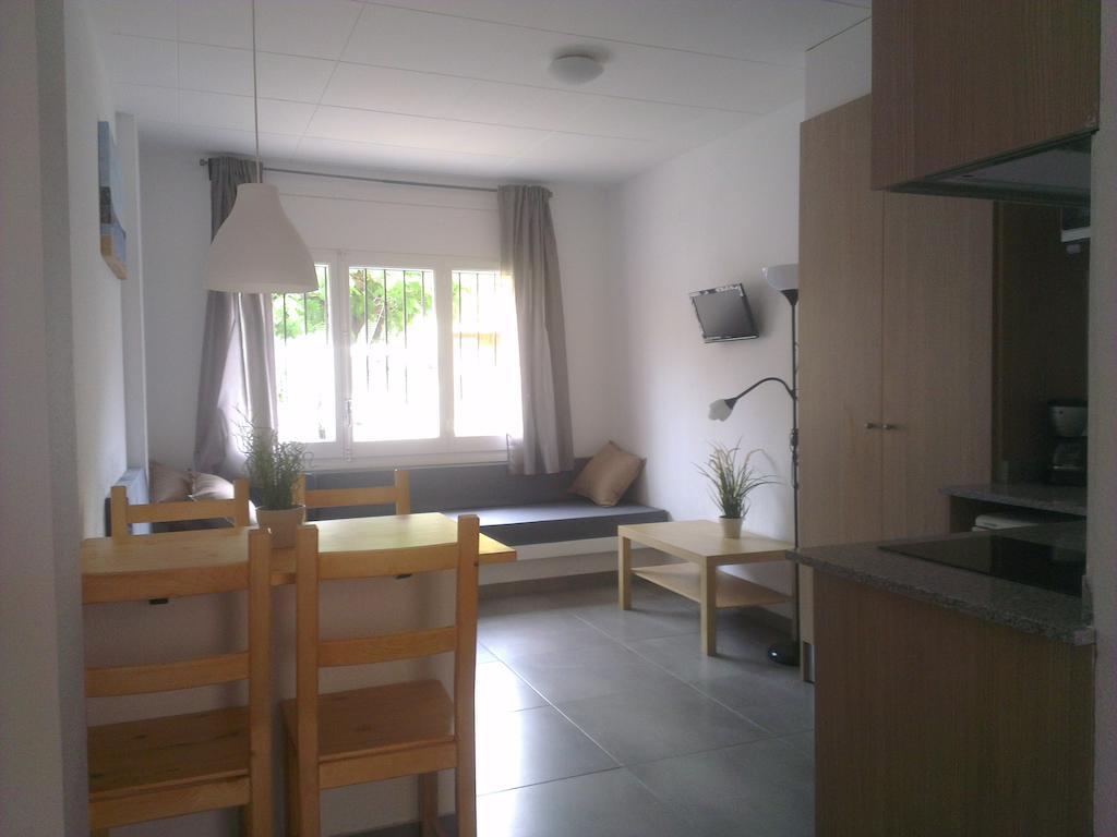 Apartaments La Riera Roses Room photo
